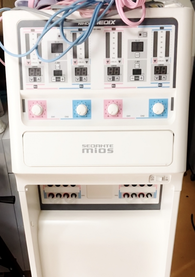 干渉電流型低周波治療器　セダンテミオス　SD-5402　
